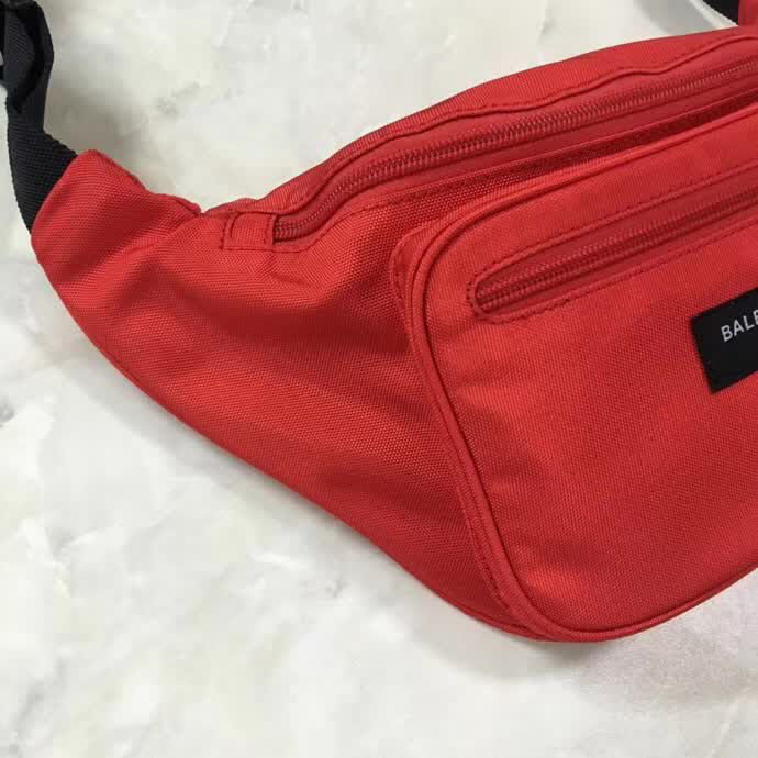 BALENCIAG巴黎世家 帆布胸包腰包 簡單輕便  BL1133